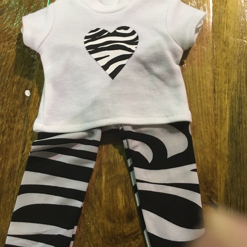 Shirt with zebra heart & zebra  leggings
